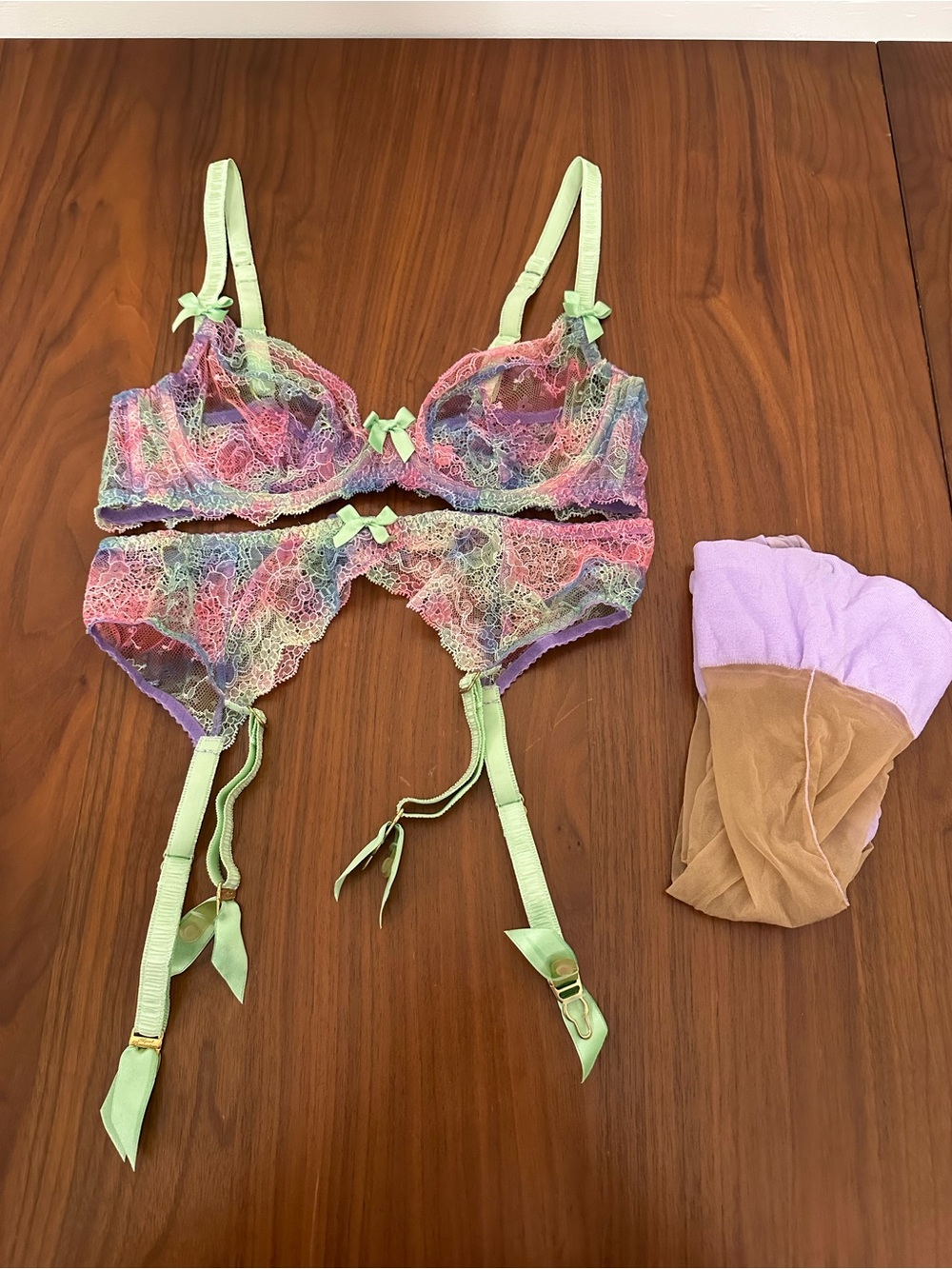 Agent Provocateur ‘Phoenix’ Collection Rainbow Pastel Lace Bra & Garter 36B/AP4 - Picture 3 of 11